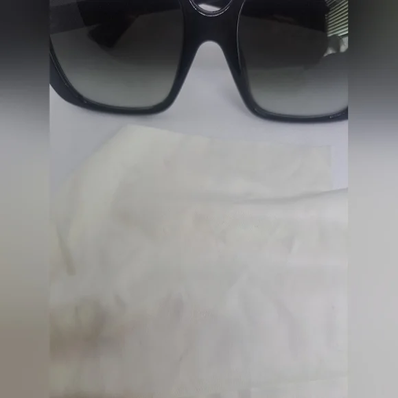 Gucci Black Square Oversized Sunglasses - Picture 4 of 14